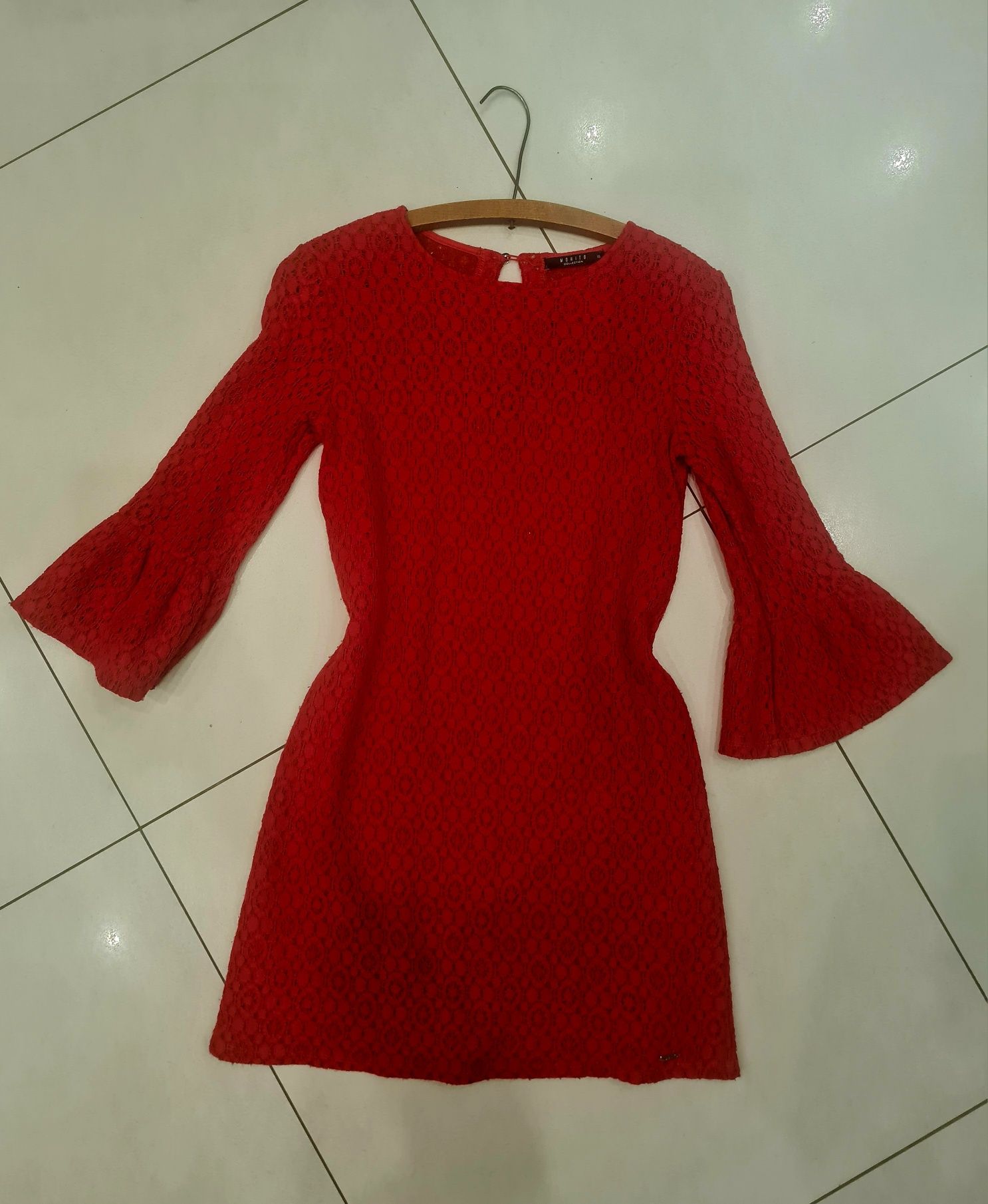 Sukienka mini koronkowa czerwona Mohito XS