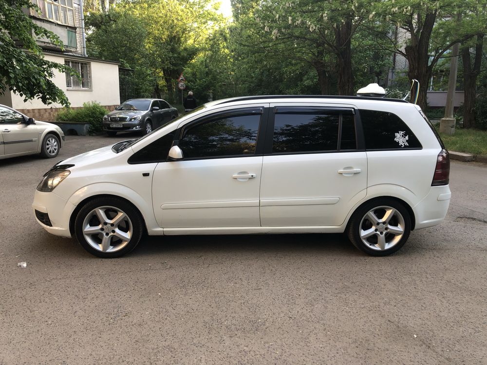 Opel Zafira B 1.9 cdti 120