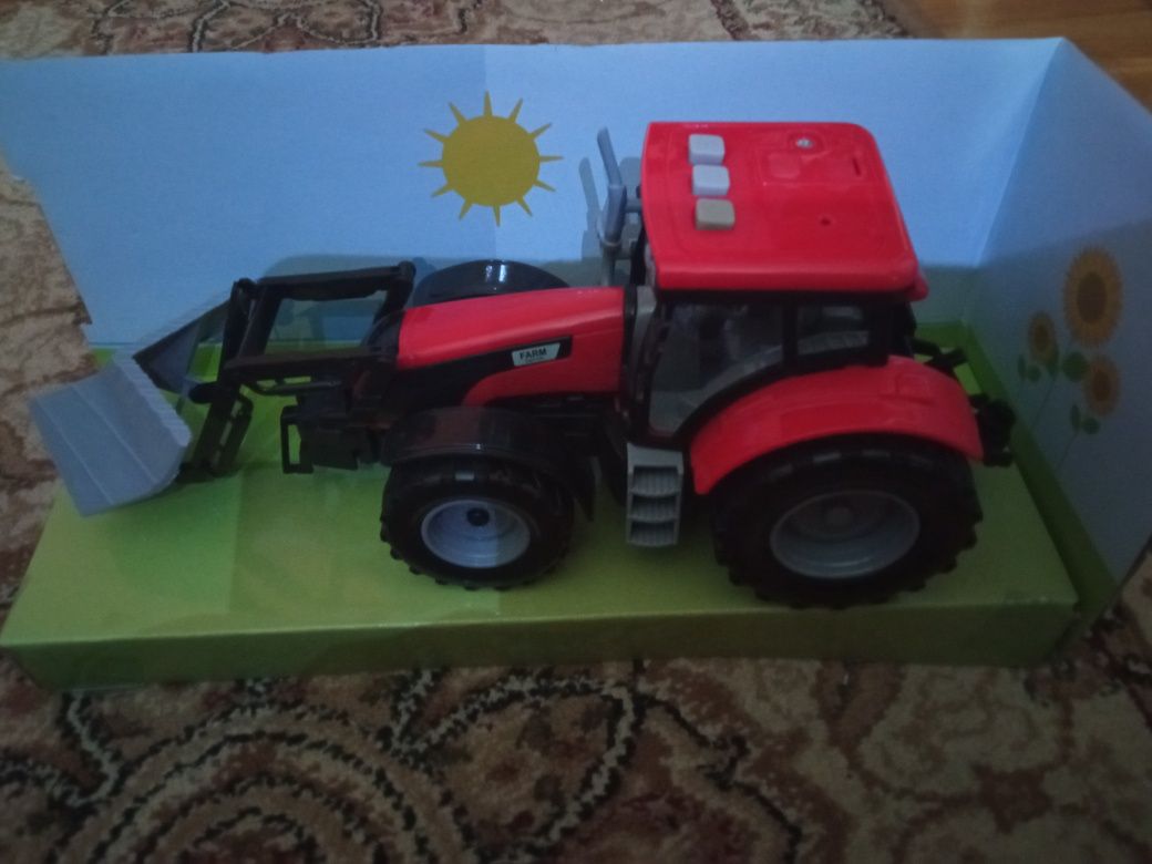 Nowy traktor wydaje dźwięki i światła
