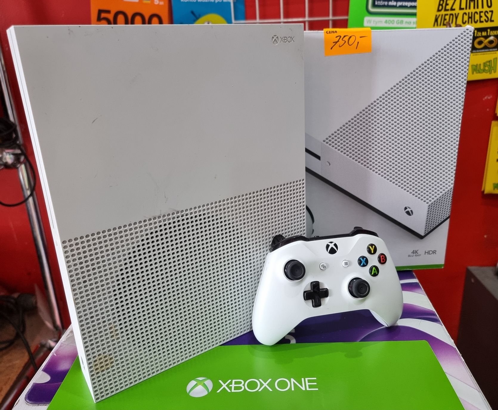Xbox One S 1TB komplet