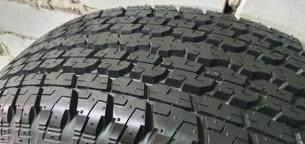 265.60 R18 Bridgestone dueler h.t840
