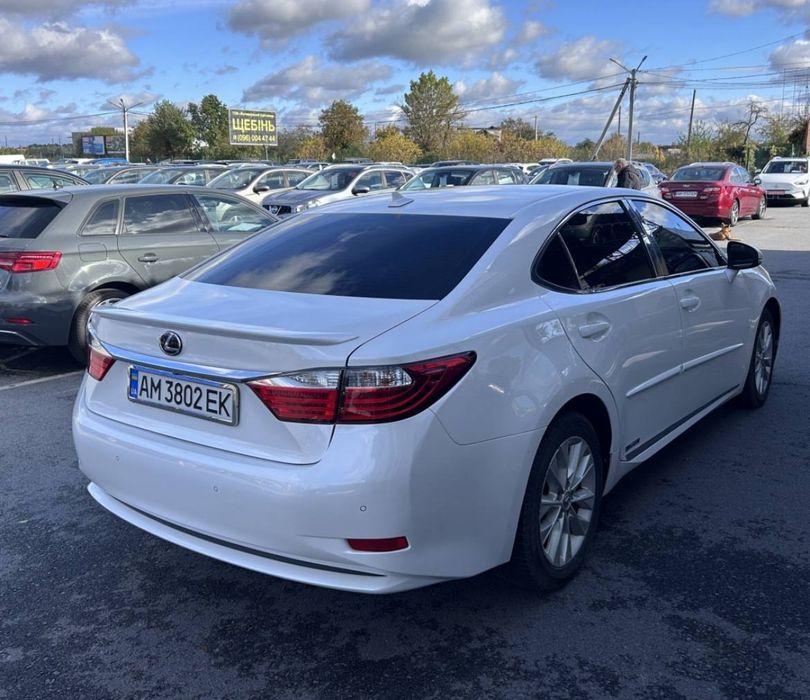 Продам Lexus es300h 2013р.в 2.5 гібрид 183тис.км пробіг