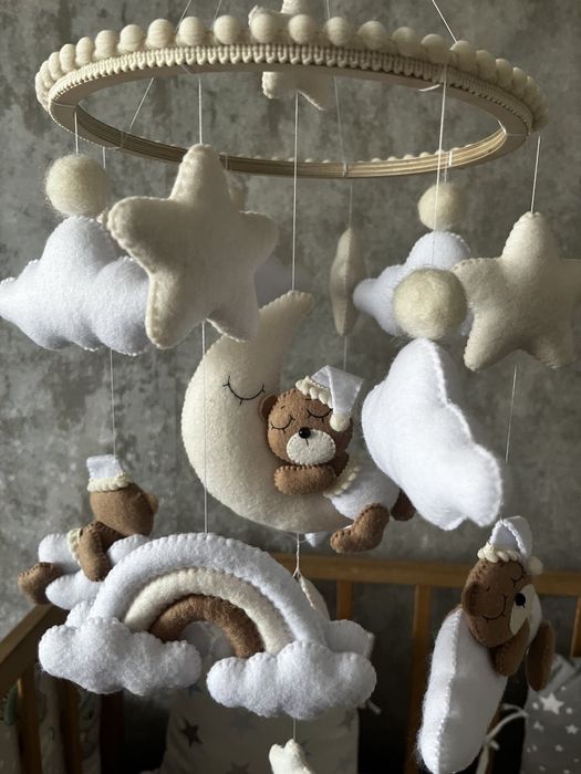 Мобіль з фетру в ліжечко дитяче з музичним блоком