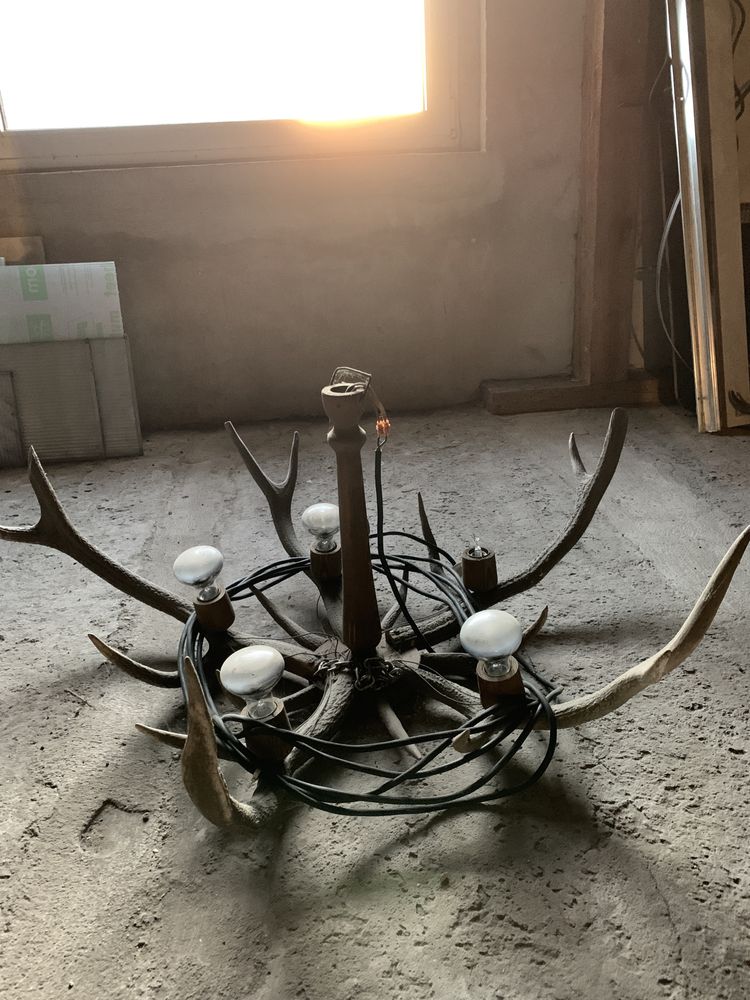 Lampa, żyrandol z poroży, rogi