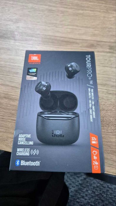 JBL Tour Pro+ TWS — бездротові навушники (чорні)