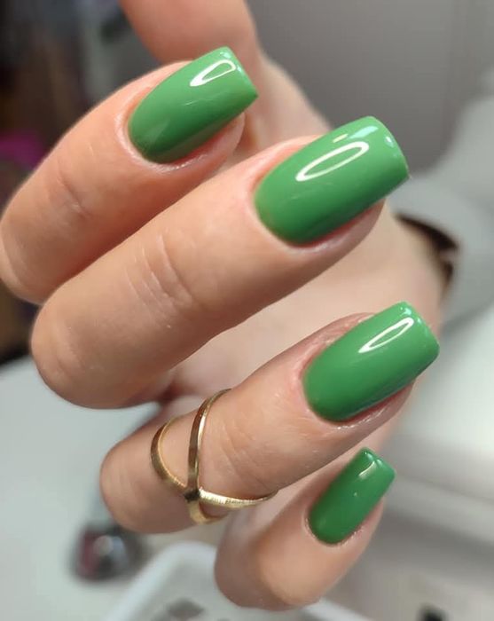 Манікюр, корекція,  нарощування