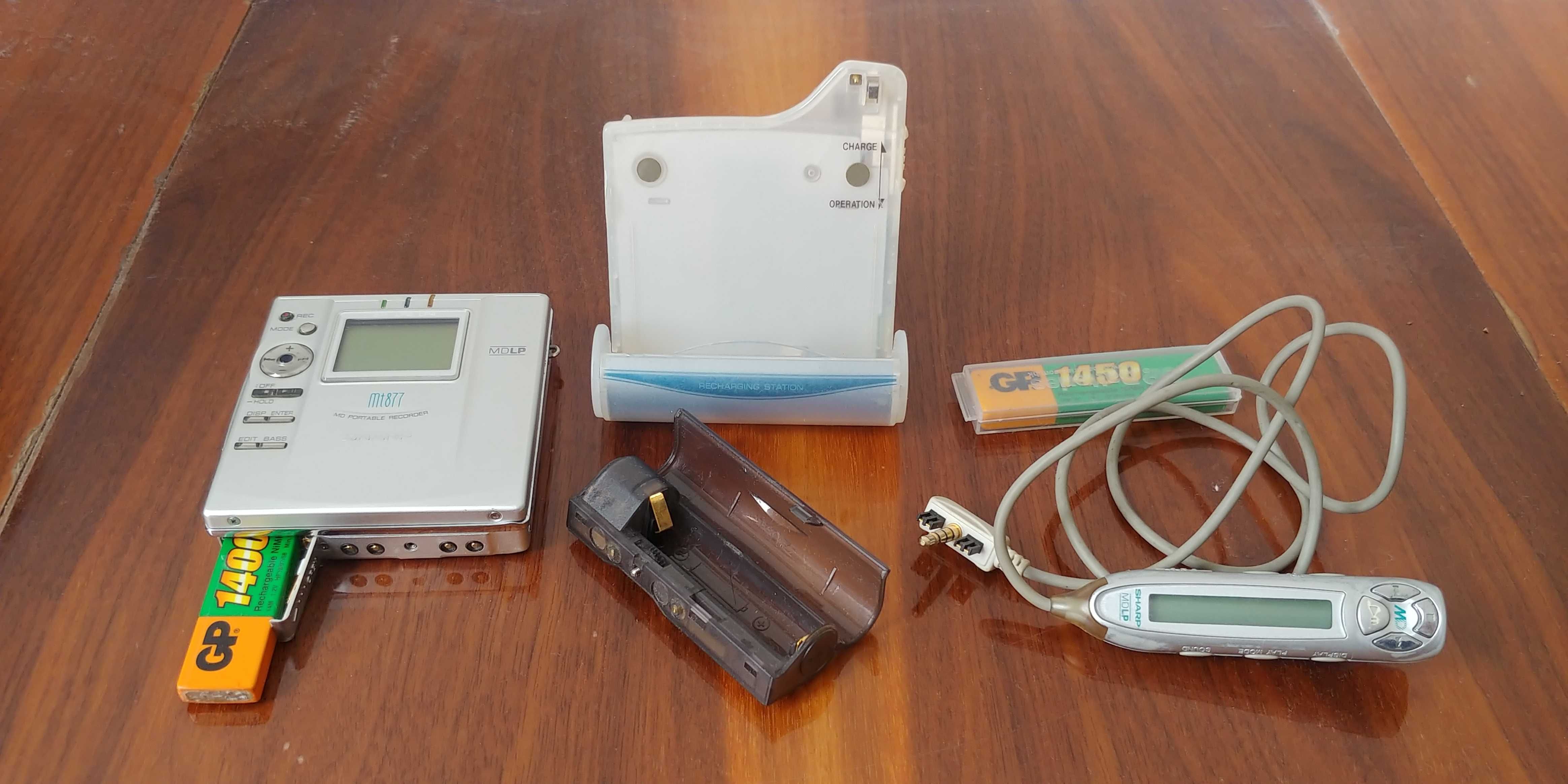 minidisc 45 minidysków (z muzyką z Ninja Tunes)+odtwarzacz Sharp MT877