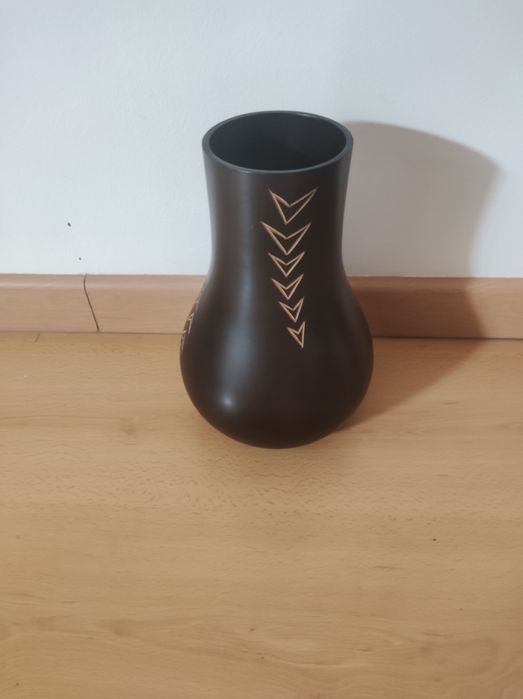 Pote de madeira novo