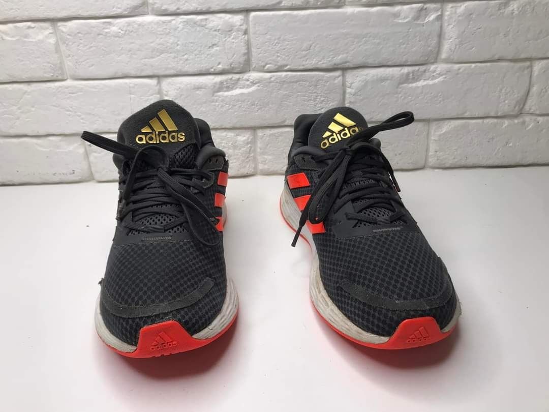 Buty sportowe Adidas  Rozmiar 39,5 świetne