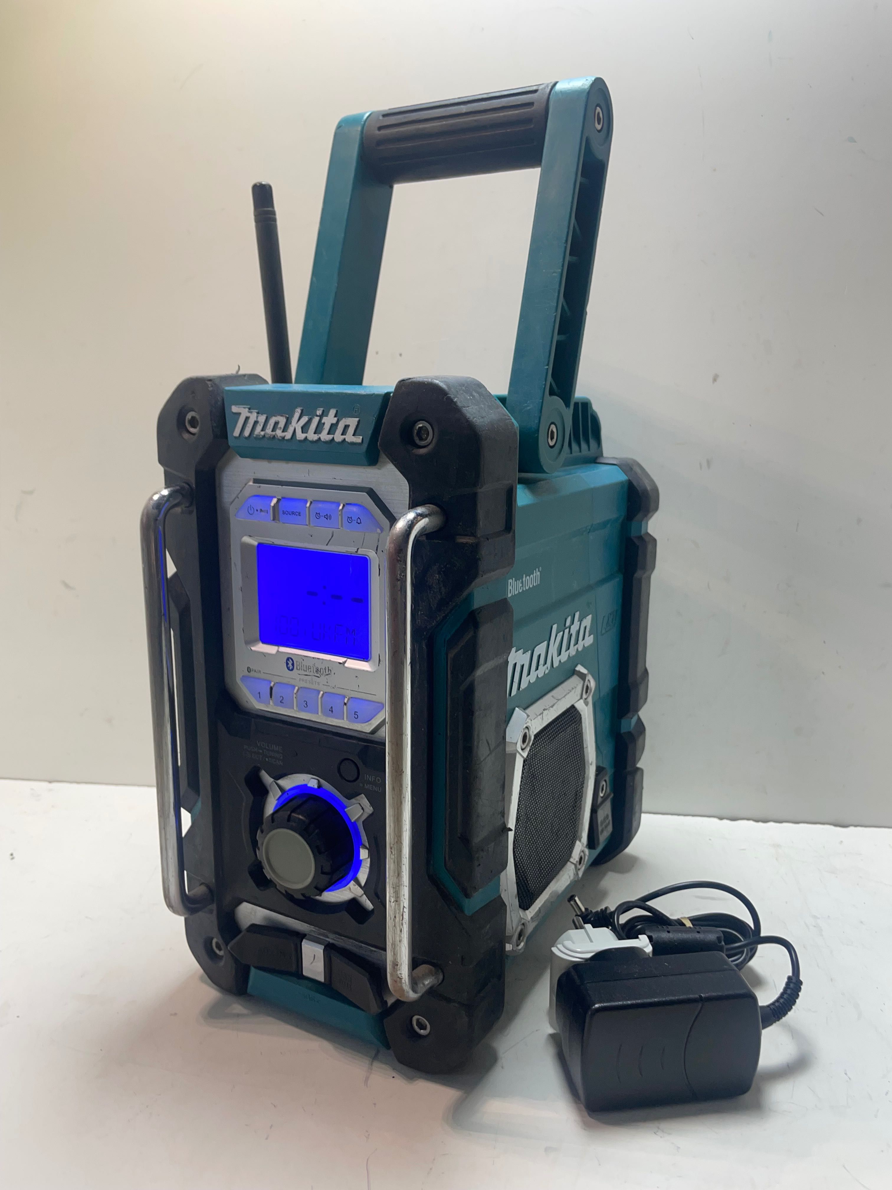 Makita DMR106/радіо Макіта 18в/220в