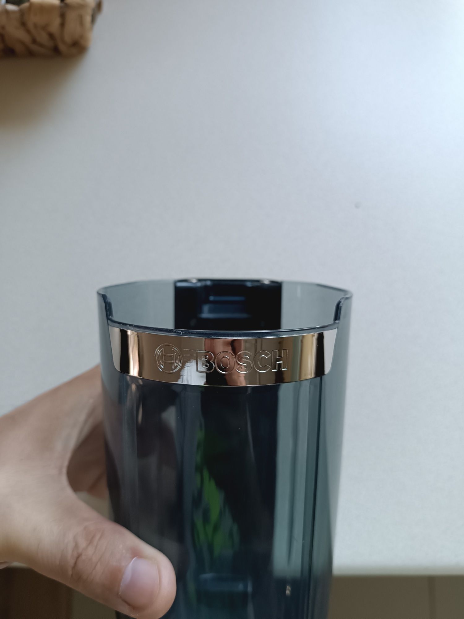 _ Odkurzacz pionowy Bosch Flexxo Serie 4 - zbiornik, pojemnik