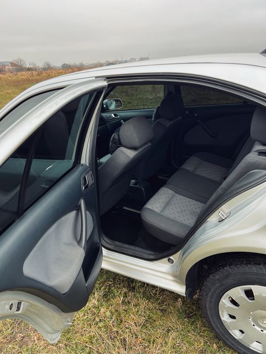 Шкода тур 1.6 MPI (Чешка)