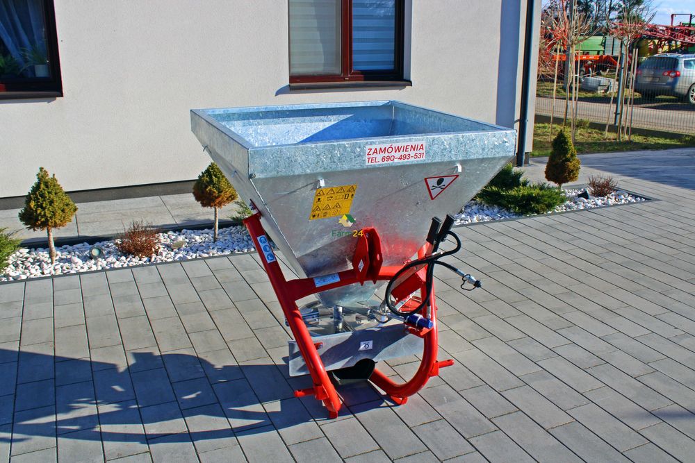 Posypywarka soli piasku Piaskarka Rozsiewacz komunalny Lejek do nawozu