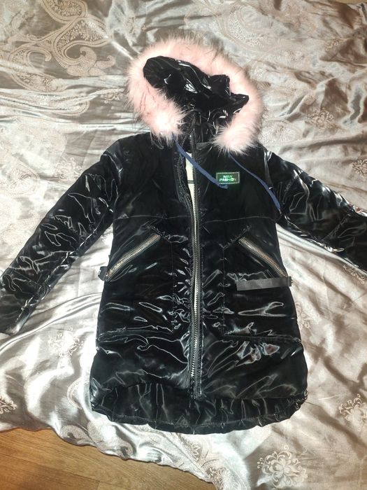 Зимове пальто на дівчину на зріст 128