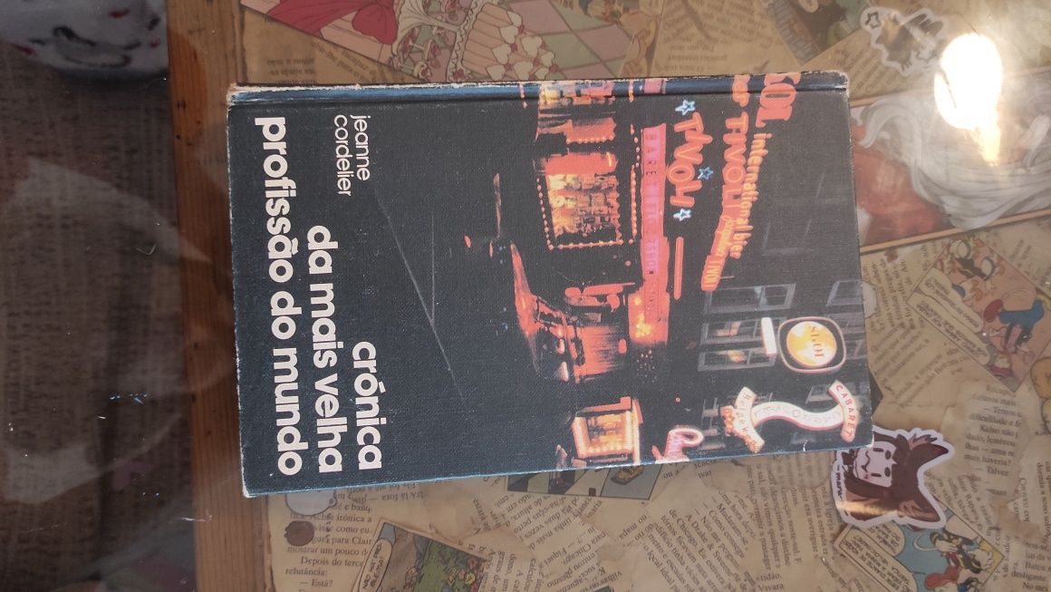Vários livros, portes incluídos