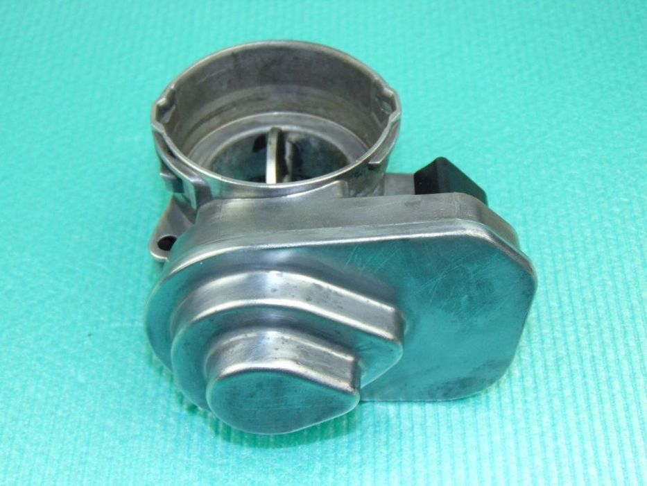 Przepustnica 038128063L 1,9TDI 2,0TDI BKD AXR BSW