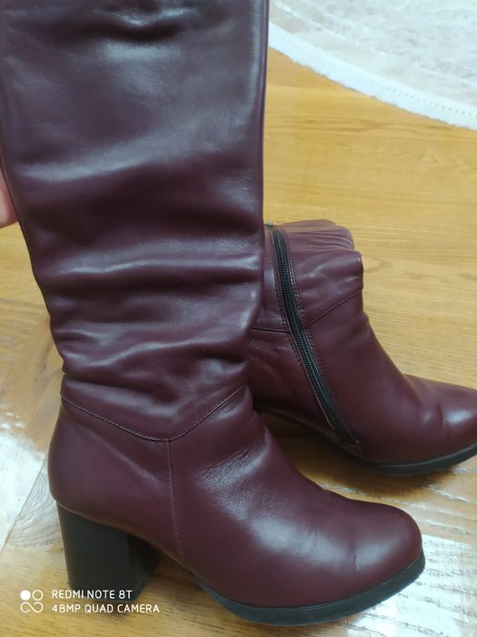 Продам жіночі осінні шкіряні чоботи розмір 37