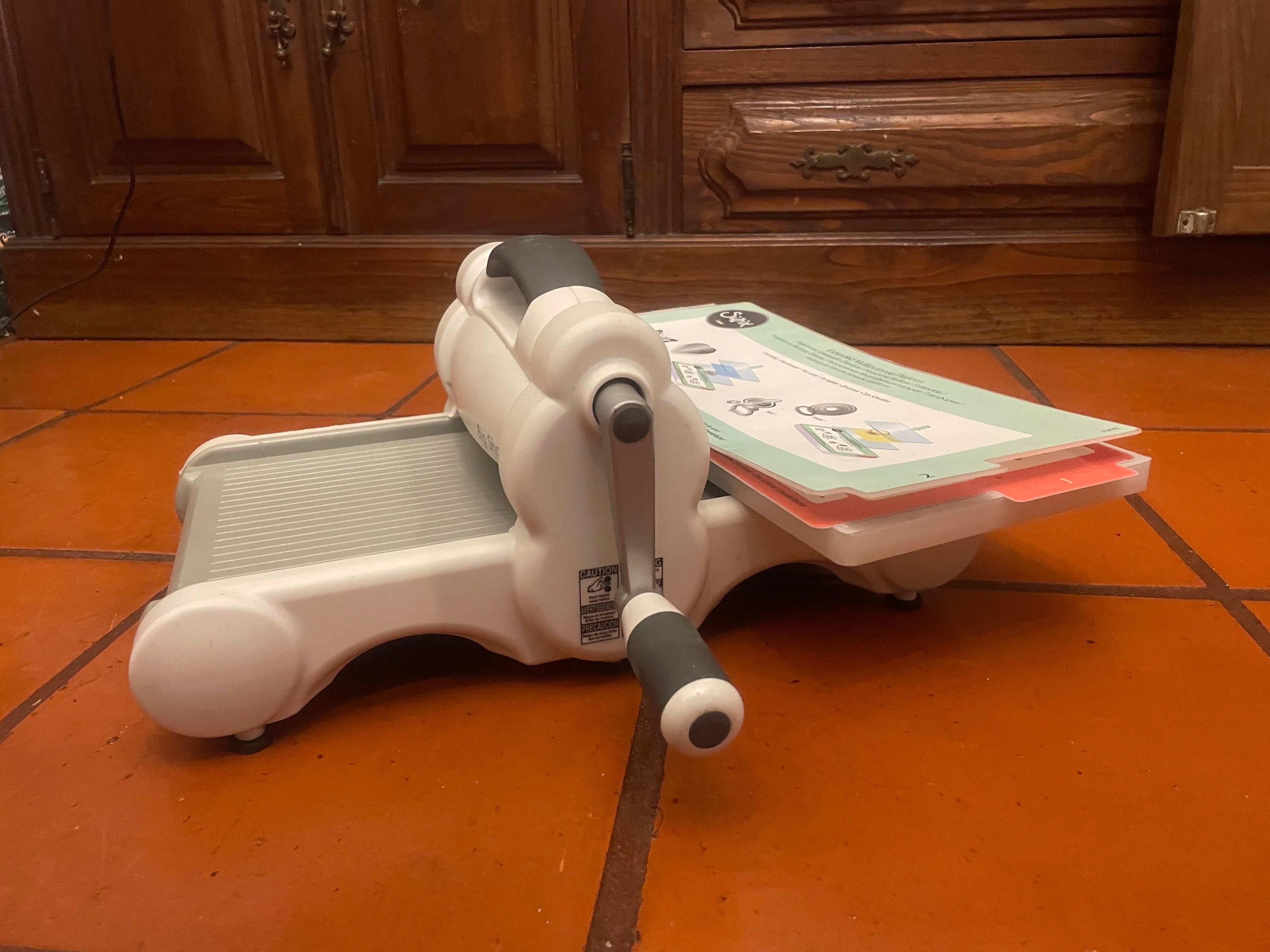 Sizzix Big Shot WhiteandGrey
