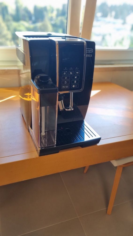 Máquina de Café Premium DELONGHI Dinamica ECAM350.55.B