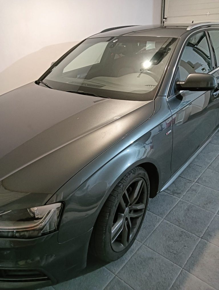 Audi A4 2.0 TDI S Line