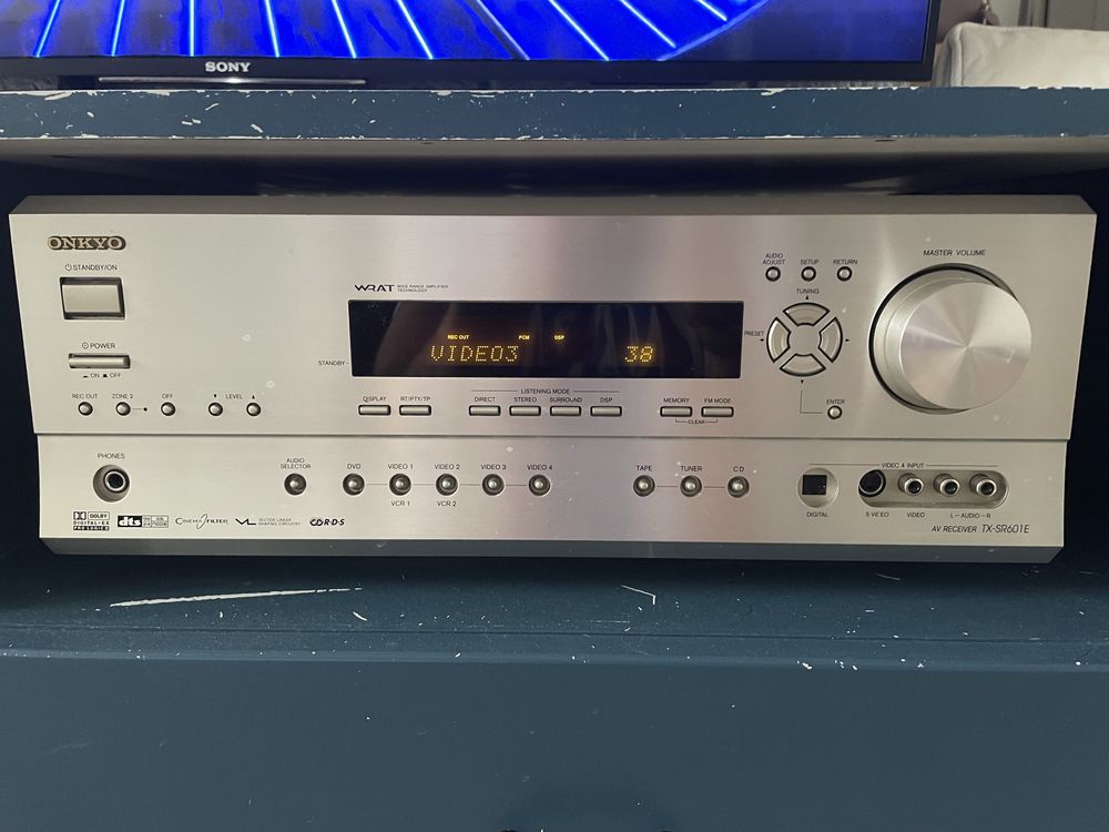 Amplituner ONKYO tx-sr601e + DVD DV-S555