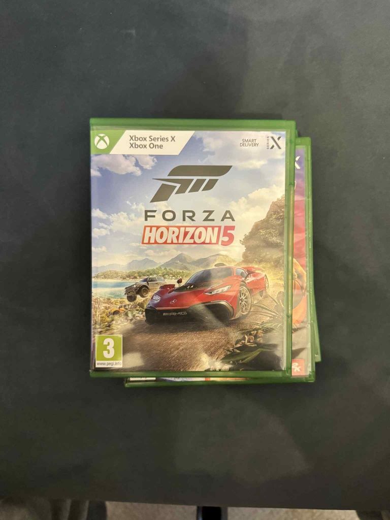 Xbox series X wraz z akcesoriami