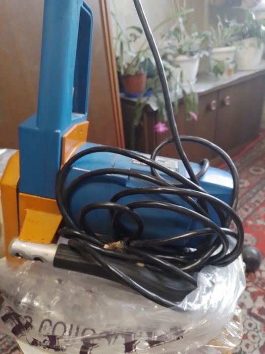 Продам новую электропилу цепную