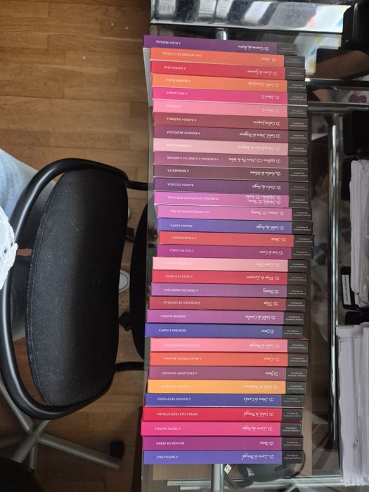 (Reservado) Coleção de livros rainhas e infantas de portugal