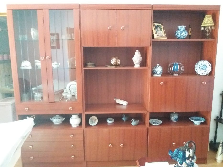 armario de sala em bom estado