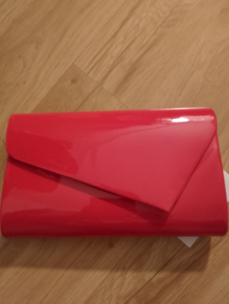 Nowa elegancka kopertówka w kolorze fuksji