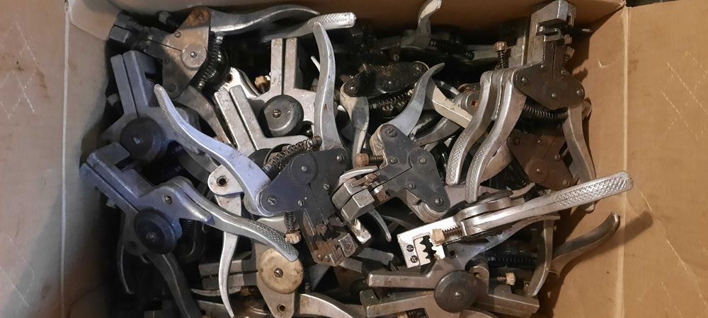 Клещи для снятия изоляции