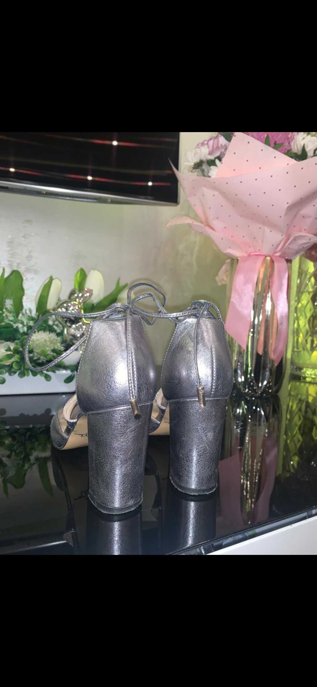 Srebne Skórzane Buty Na Słupku Kotyl 38 (25cm)
