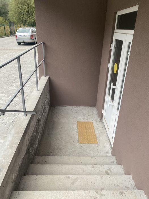 Оренда продаж комерційного приміщення