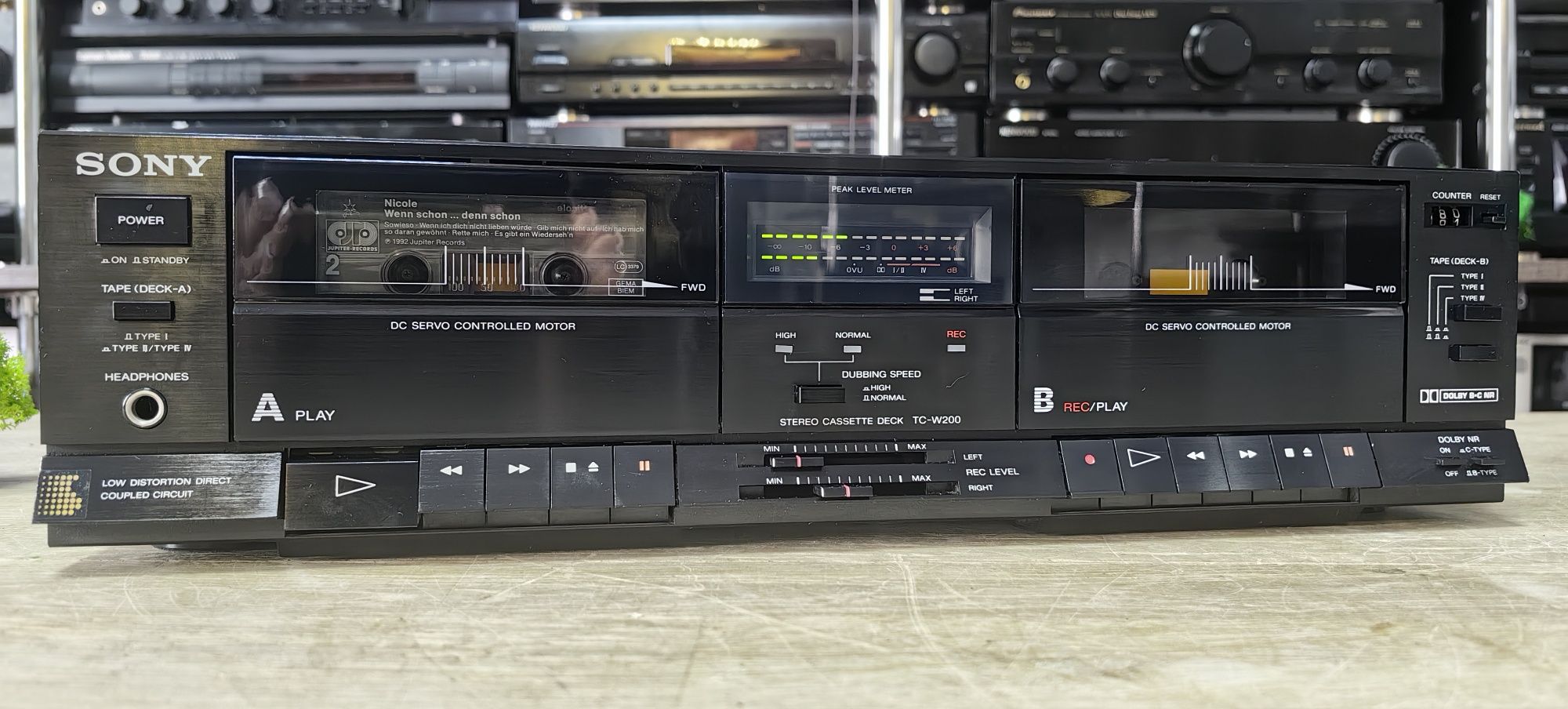 Касетний програвач Sony TC-W200