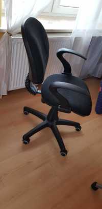 Krzesło na kółkach biurowe