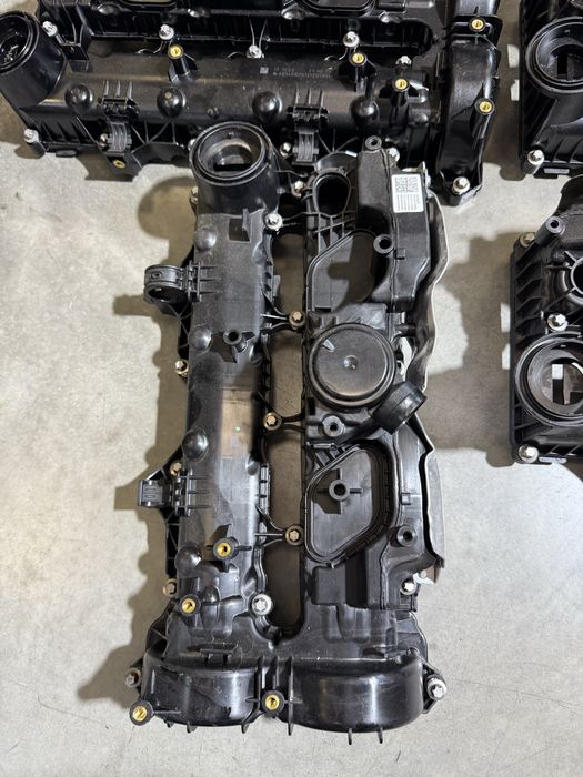 Клапанна кришка головки гбц Sprinter W907 W910 OM652 2.0 W447 W213