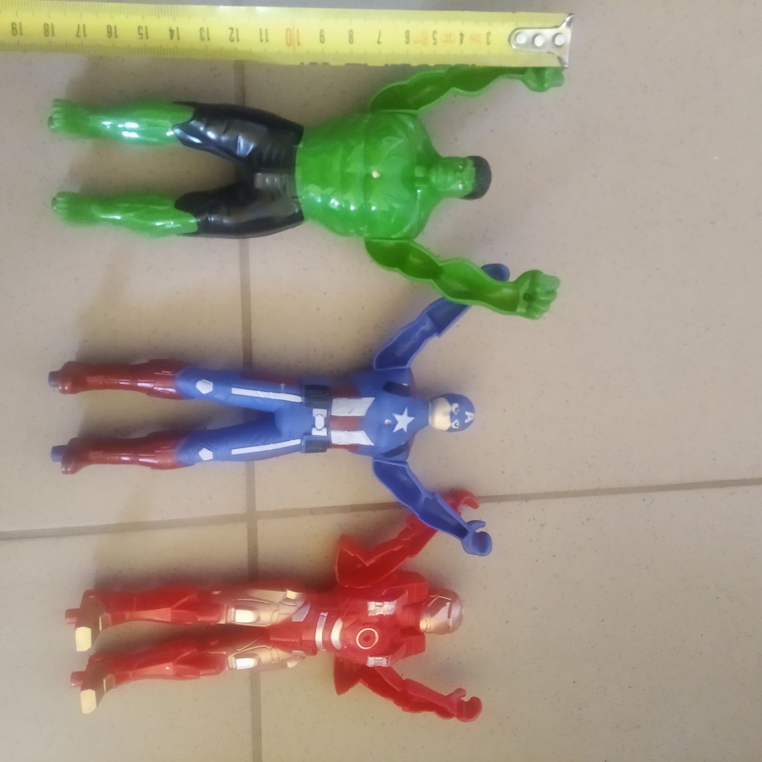 Figurki Avengers 3 sztuki 15 cm