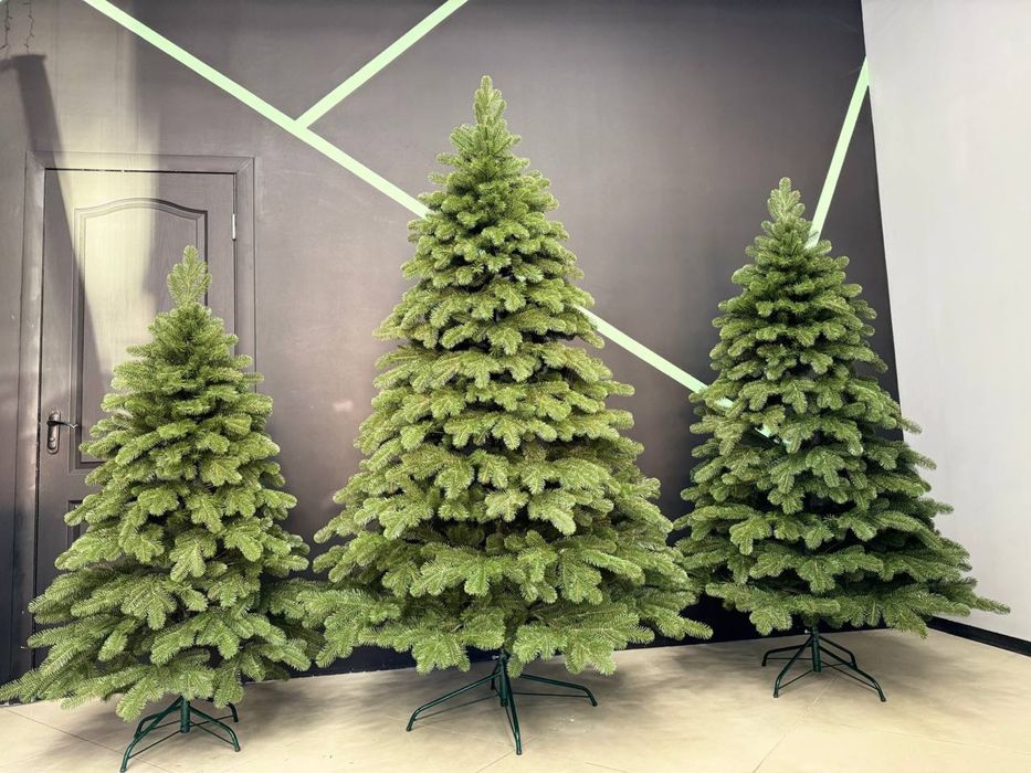 Штучні ялинки та сосни. Ялинка. Ель. Лита ялинка. Елка искусственная.