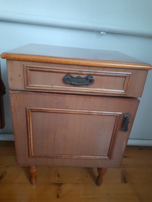 Продам дві тумби