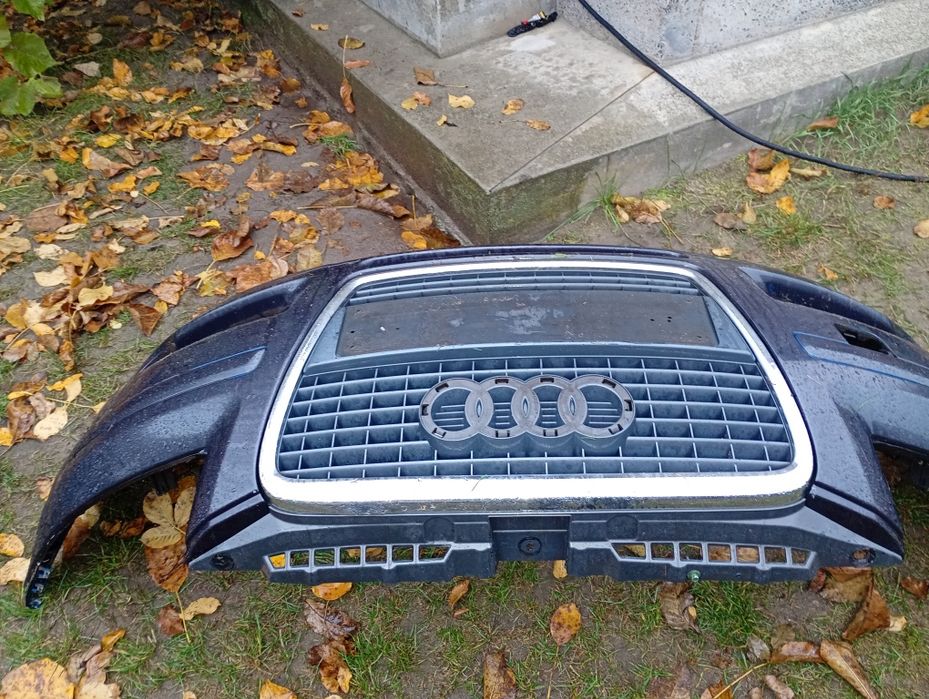 Zderzak audi a3 8p uszkodzony lz7l