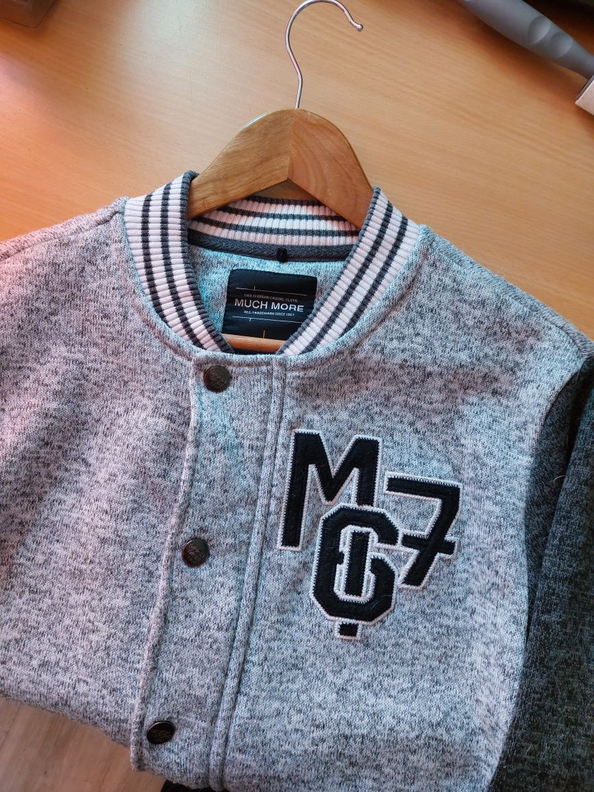 Bluza Much More średniego rozmiaru