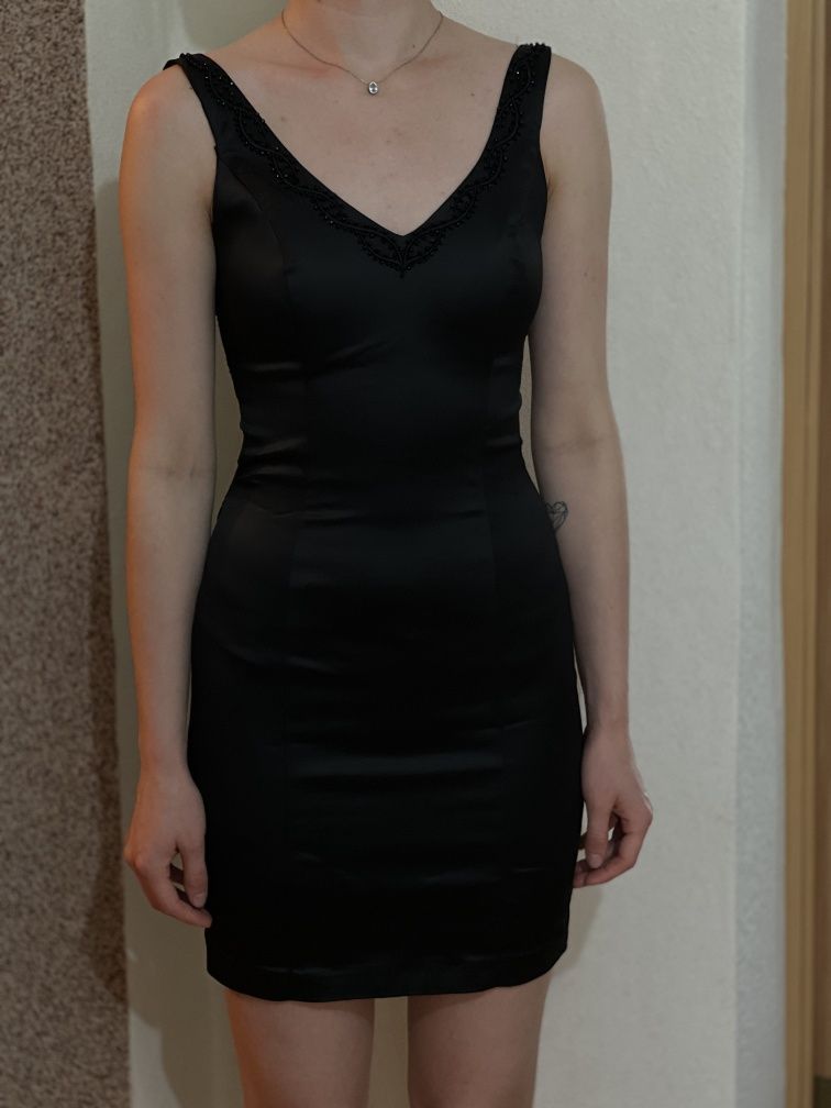 Sukienka "mała czarna" r.36