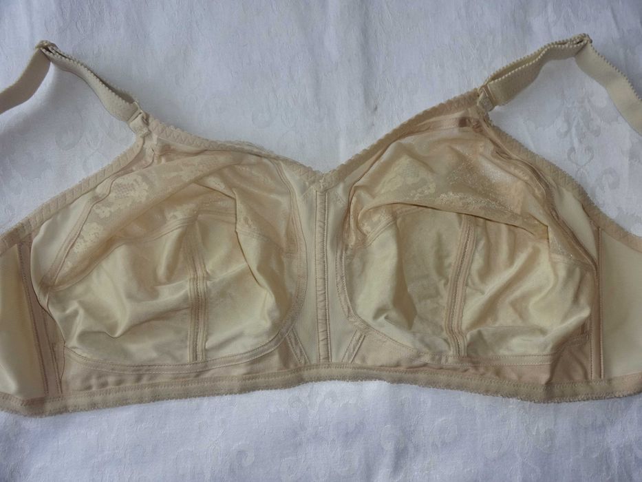 TRIUMPH Doreen biustonosz cielisty beżowy ivory OKAZJA jak nowy 100G