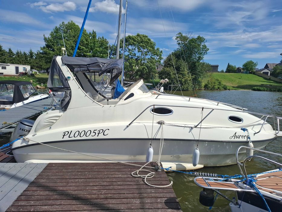 Sprzedam łódż motorową Berta 800.