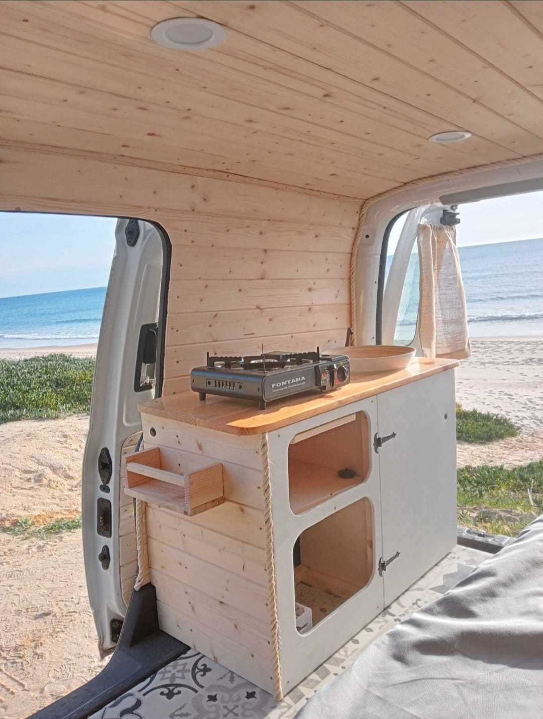 Volkswagen Caddy 2010 – Mini Camper equipada e pronta a viajar
