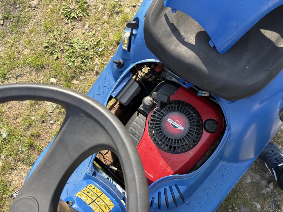 Traktorek z koszem Iseki silnik B&S 6,5 hp.