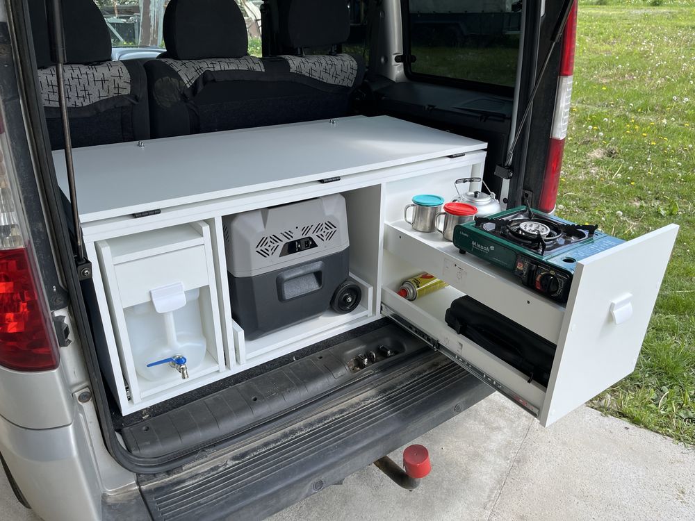 Zabudowa turystyczna camper box, spanie