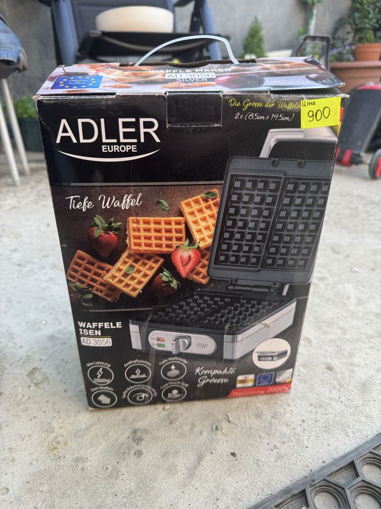 Вафельниця Adler