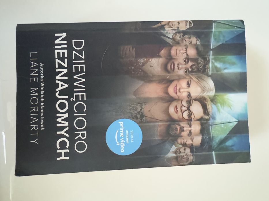 „Dziewięcioro nieznajomych” Liane Moriarty