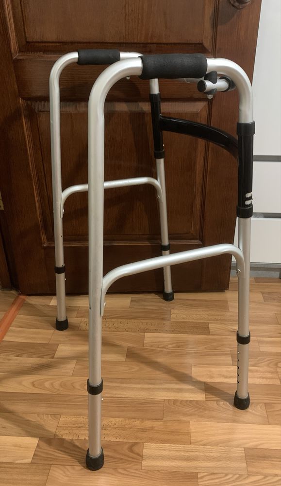 Ходунки для дорослих